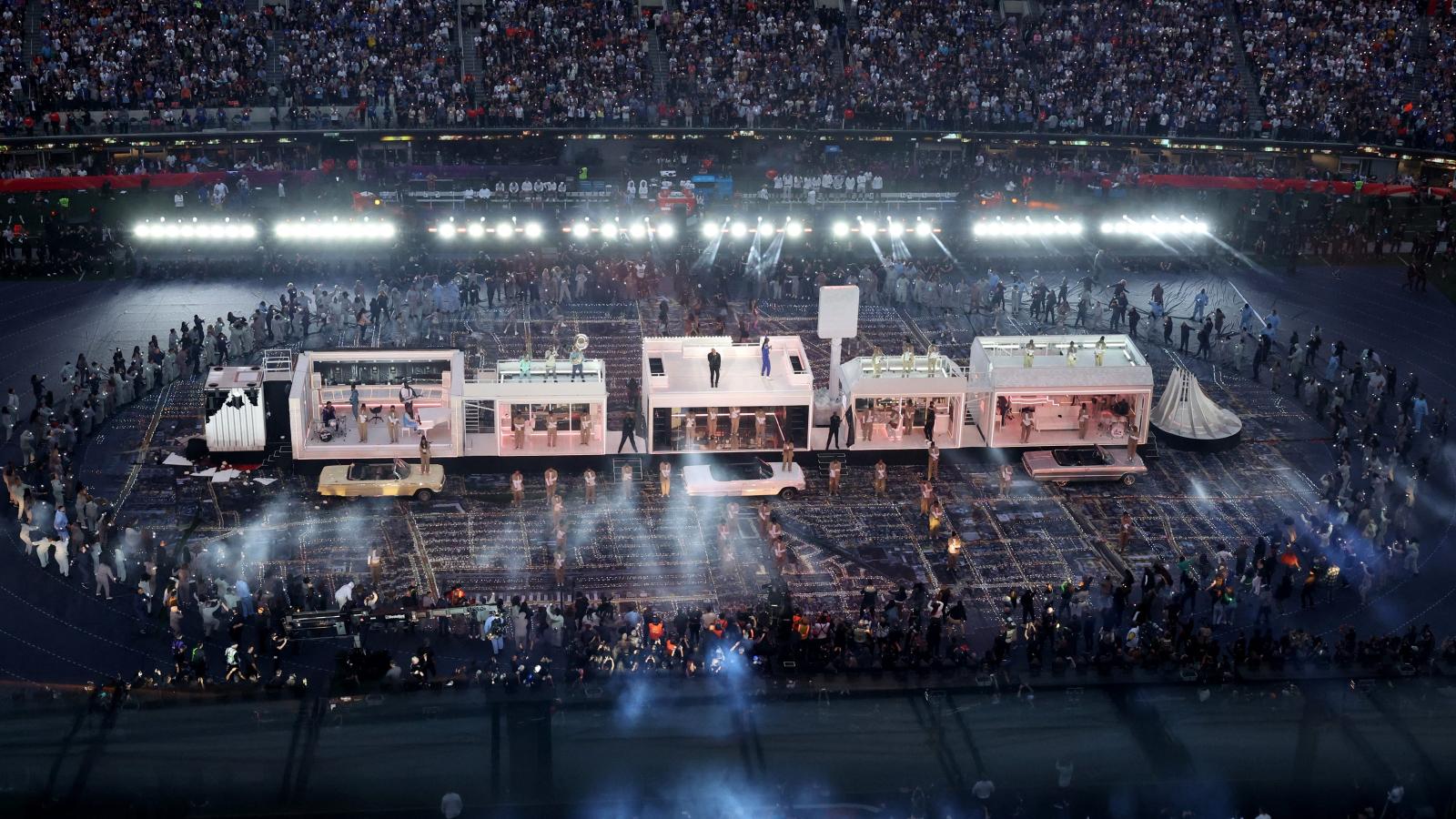 Spectacle or Sham? The Hypocrisy of the NFL's Superbowl Halftime Show –  Ampersand